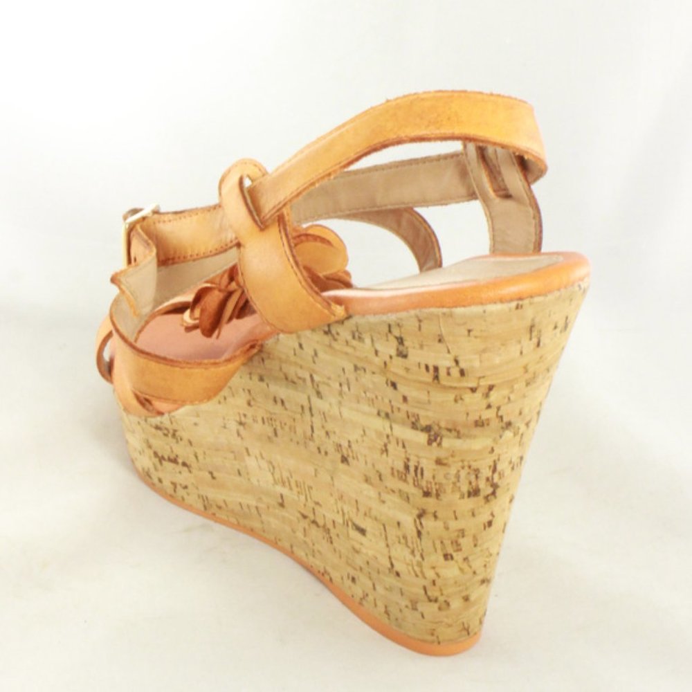 BRUNO MENEGATTI Platform Strappy Wedges Like New - Picture 3 of 8
